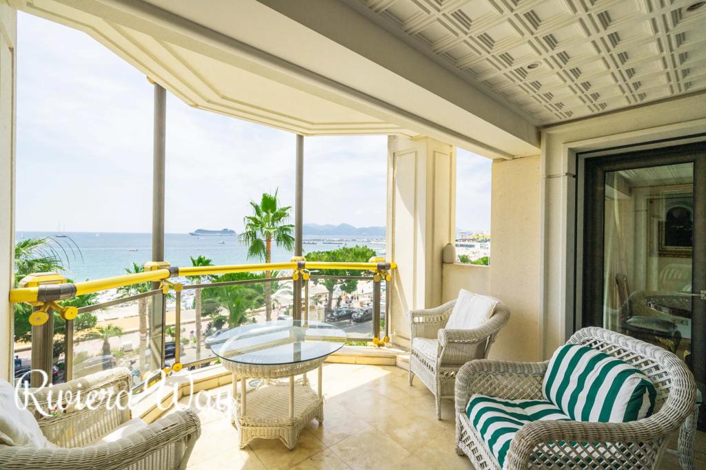 6 room apartment in Boulevard de la Croisette, photo #2, listing #104070036