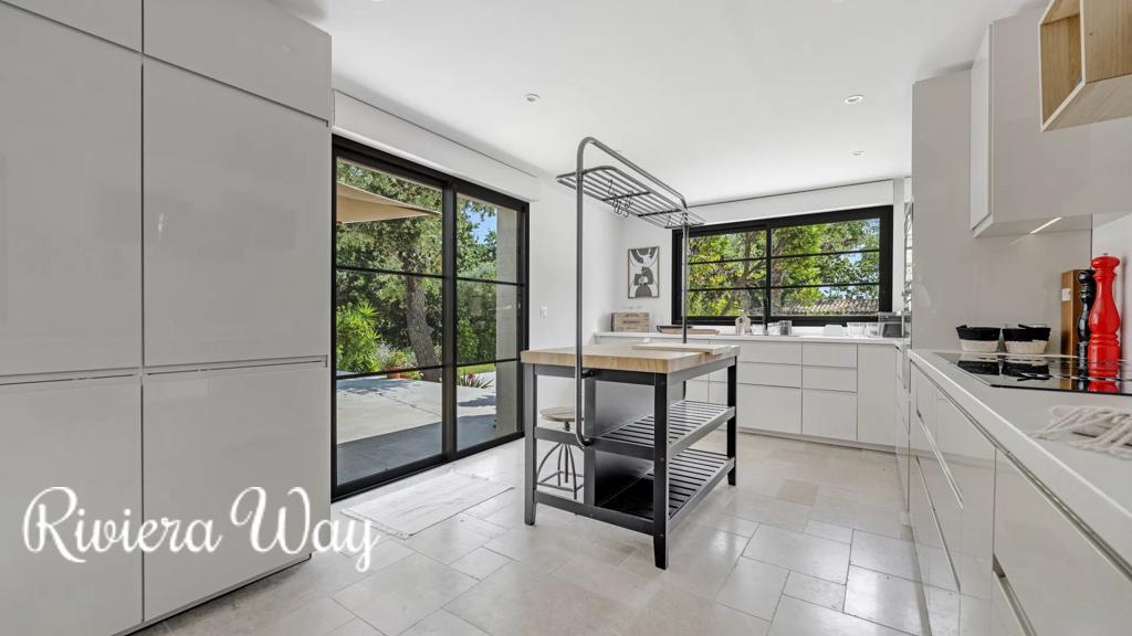 10 room villa in Grimaud, photo #5, listing #104001870