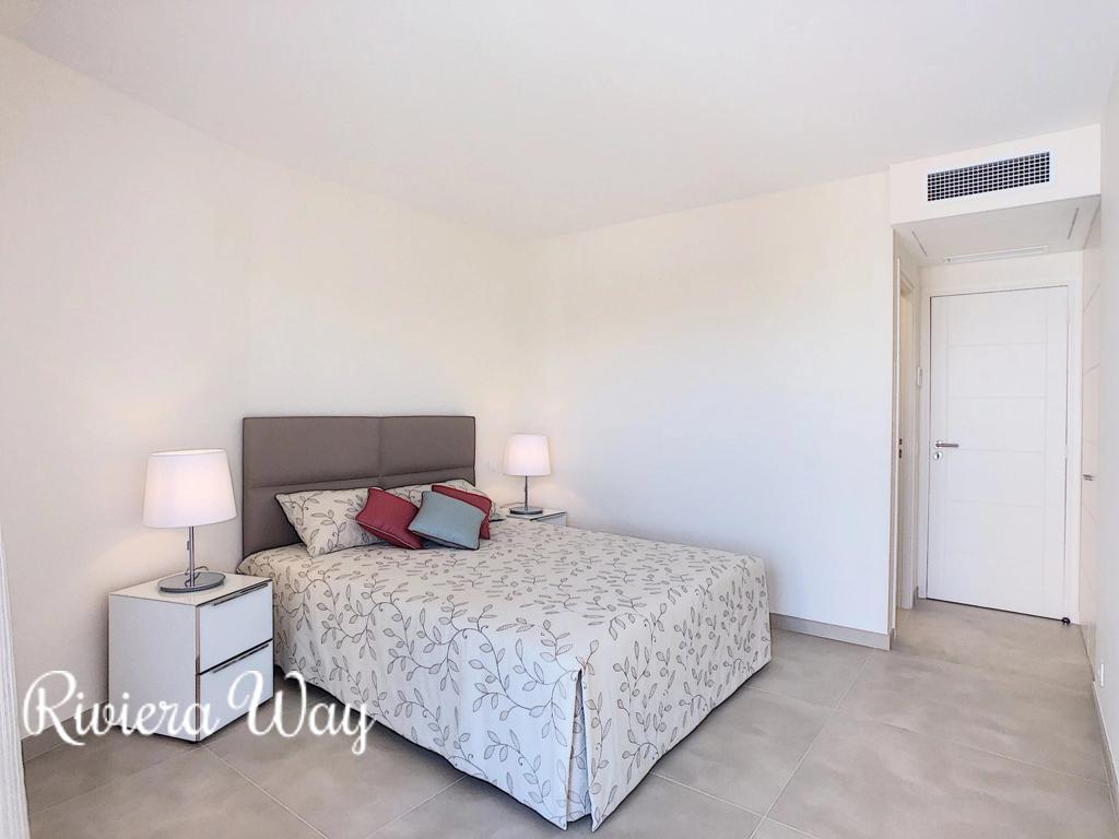 4 room apartment in Boulevard de la Croisette, photo #5, listing #106772526