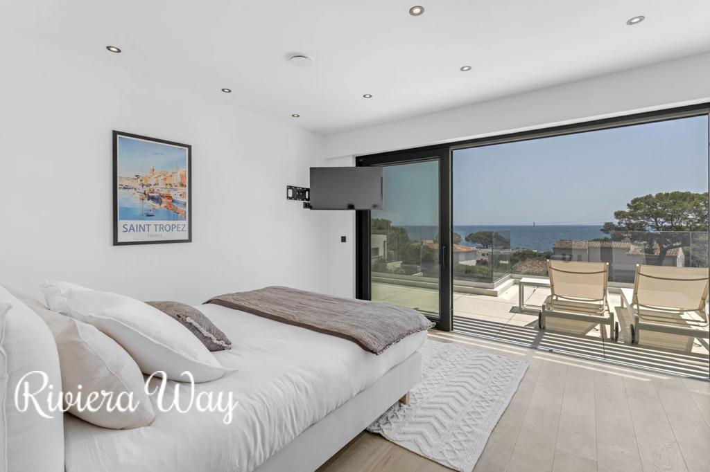 6 room villa in Roquebrune-sur-Argens, photo #3, listing #103364772