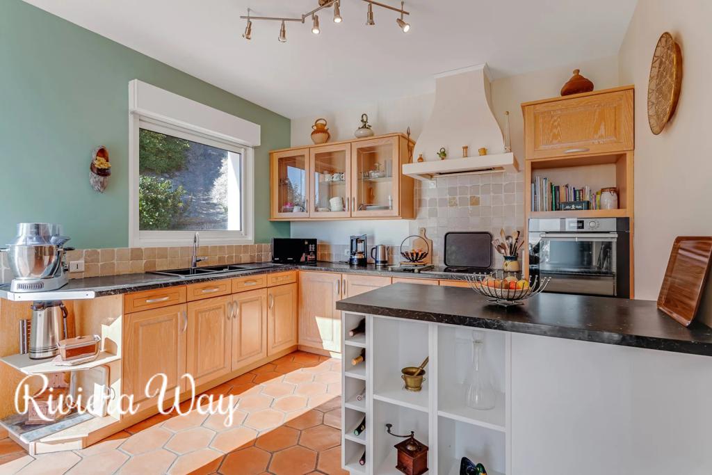 7 room villa in Cavalaire-sur-Mer, photo #7, listing #105455322