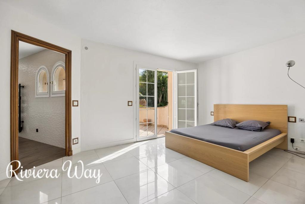 6 room villa in Mougins, photo #6, listing #107177154