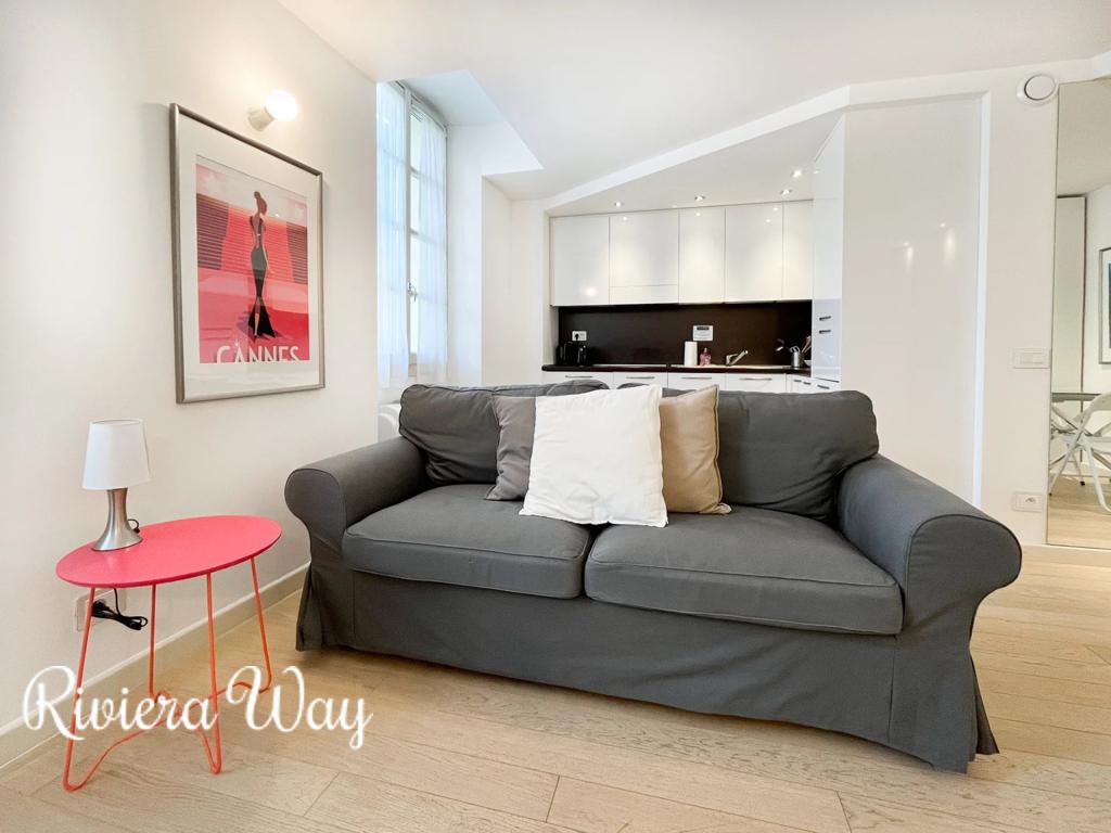 1 room apartment in Cannes, photo #6, listing #106248072