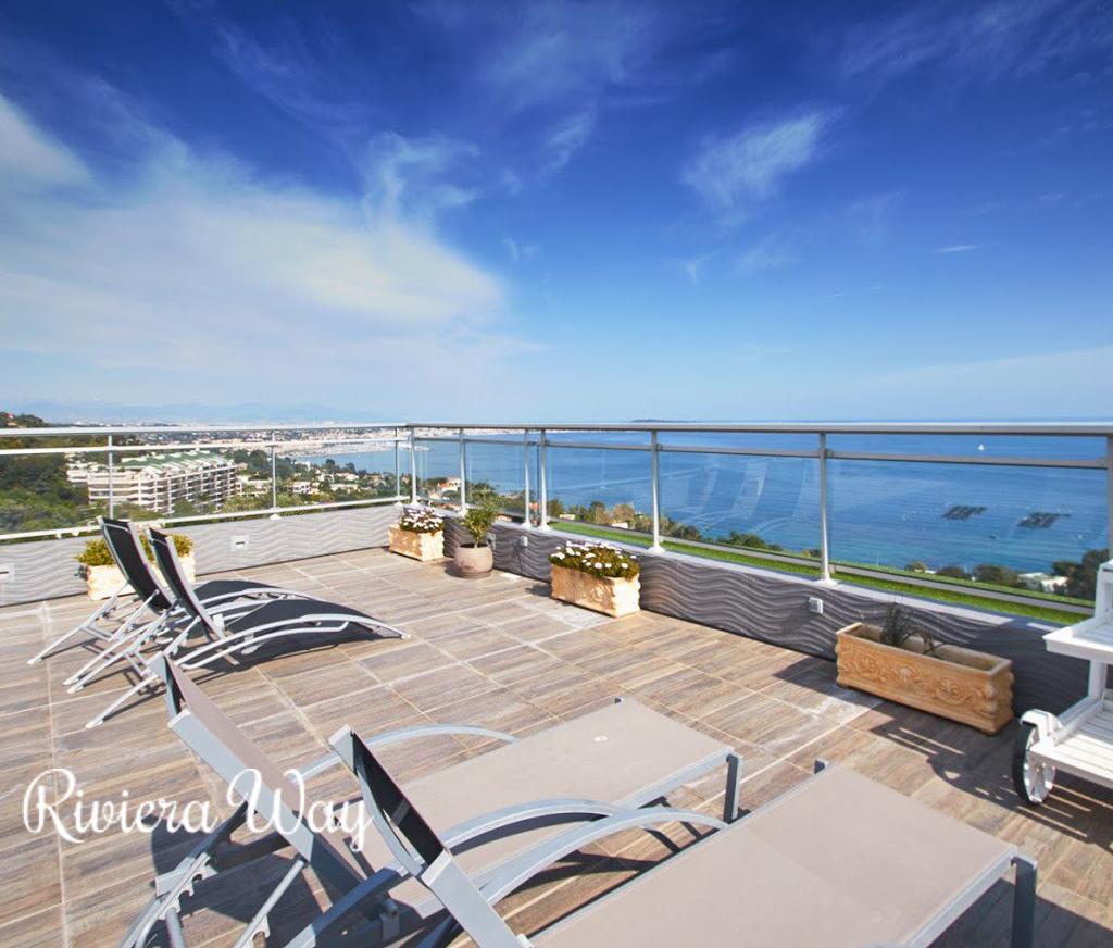6 room apartment in Cannes, 337 m², photo #1, listing #75581646