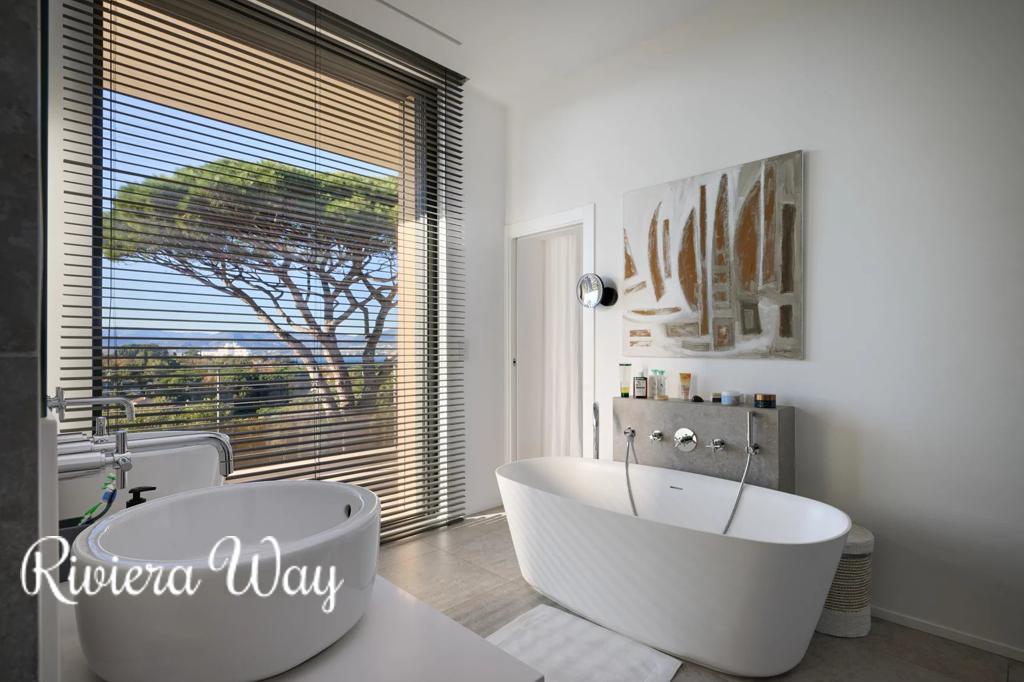 11 room villa in Saint-Tropez, photo #8, listing #101594514