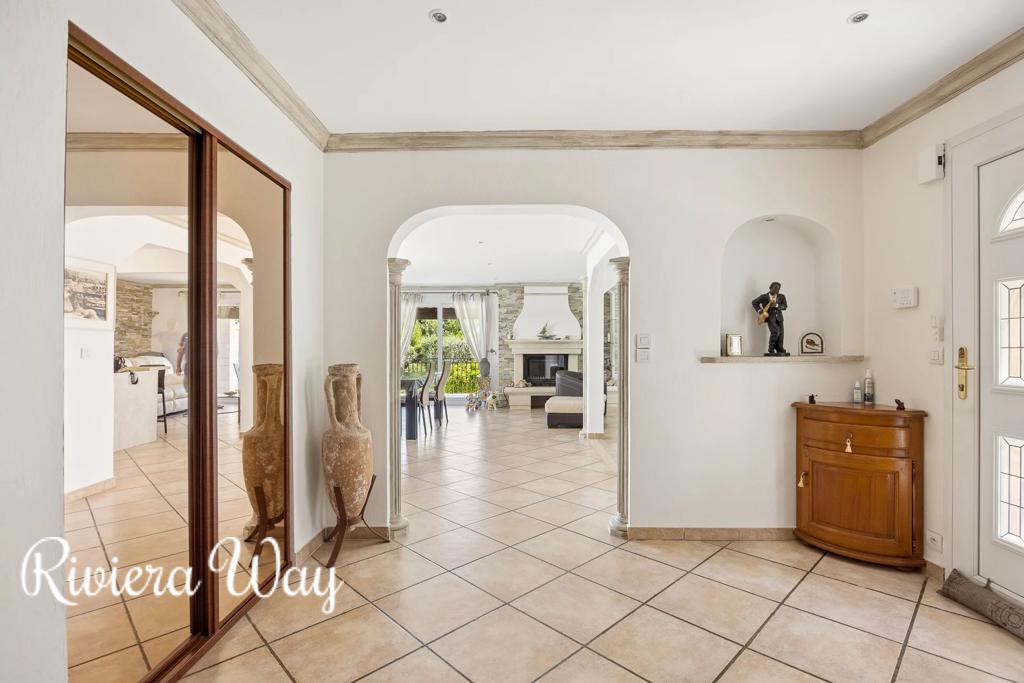6 room villa in Cagnes-sur-Mer, photo #10, listing #106503894