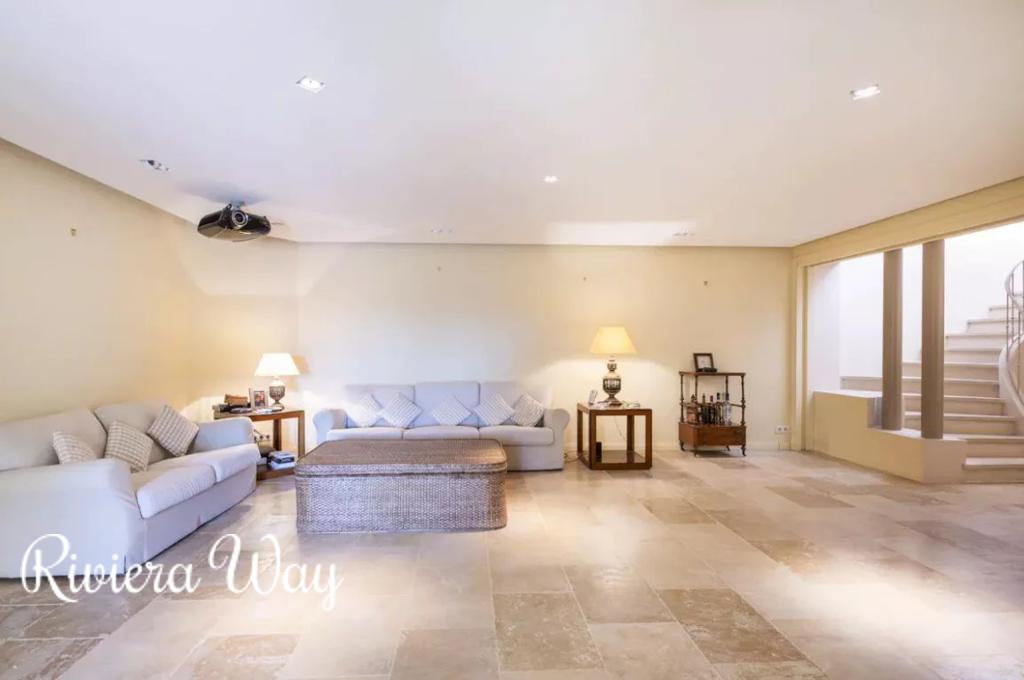 8 room villa in Mougins, photo #8, listing #82624752