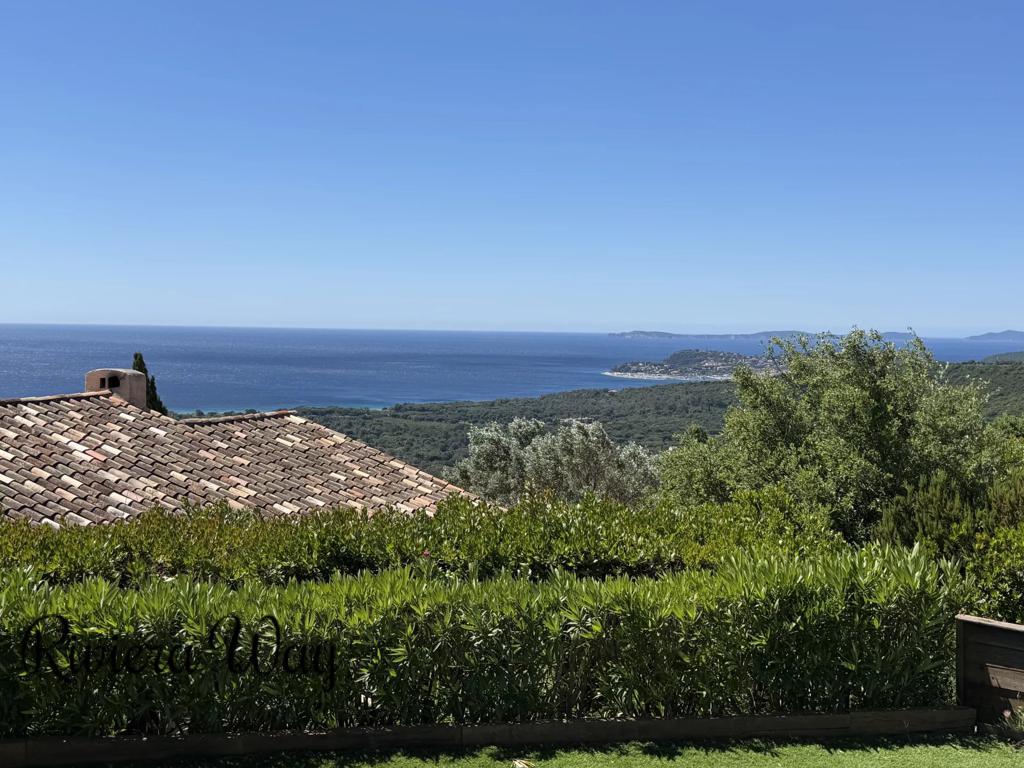 4 room villa in La Croix-Valmer, photo #3, listing #101931816