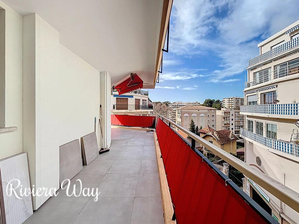 3 room apartment in Cannes, photo #10, listing #105470064