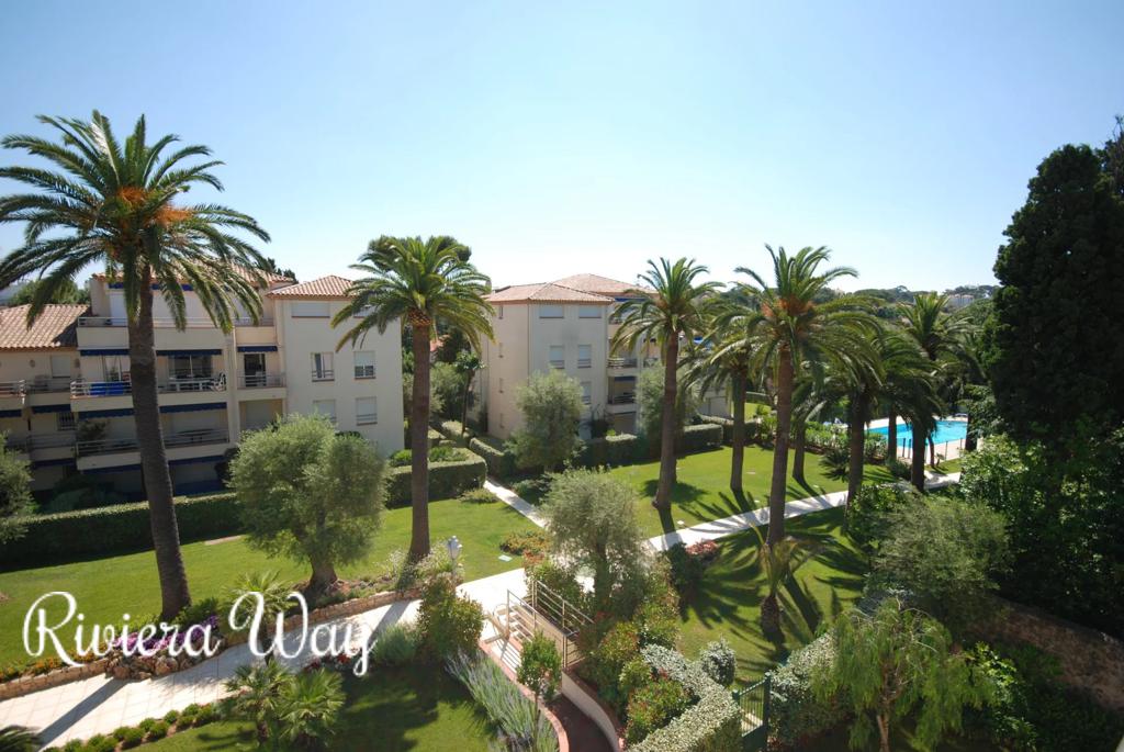 4 room apartment in Juan-les-Pins, photo #9, listing #92248884