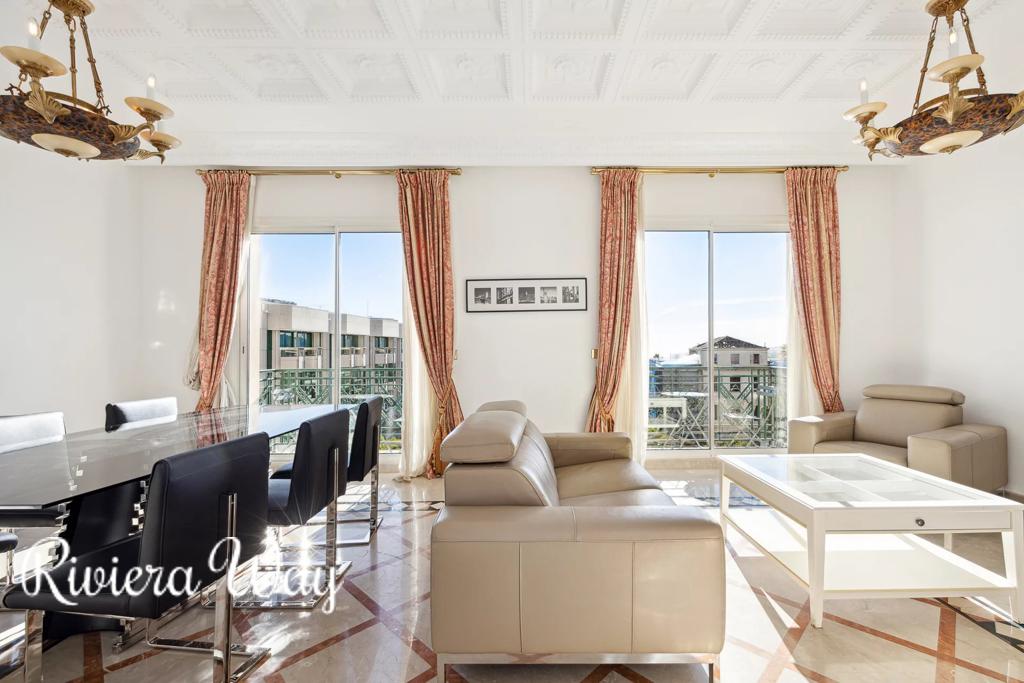 5 room apartment in Boulevard de la Croisette, photo #7, listing #85605408