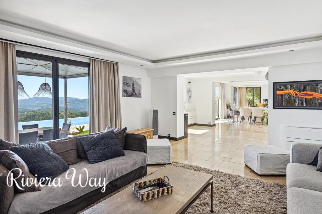 9 room villa in Le Tignet, photo #3, listing #99688428