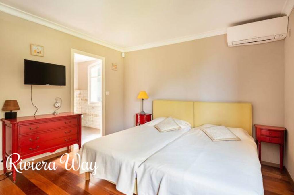 8 room villa in Vallauris, photo #9, listing #87474870