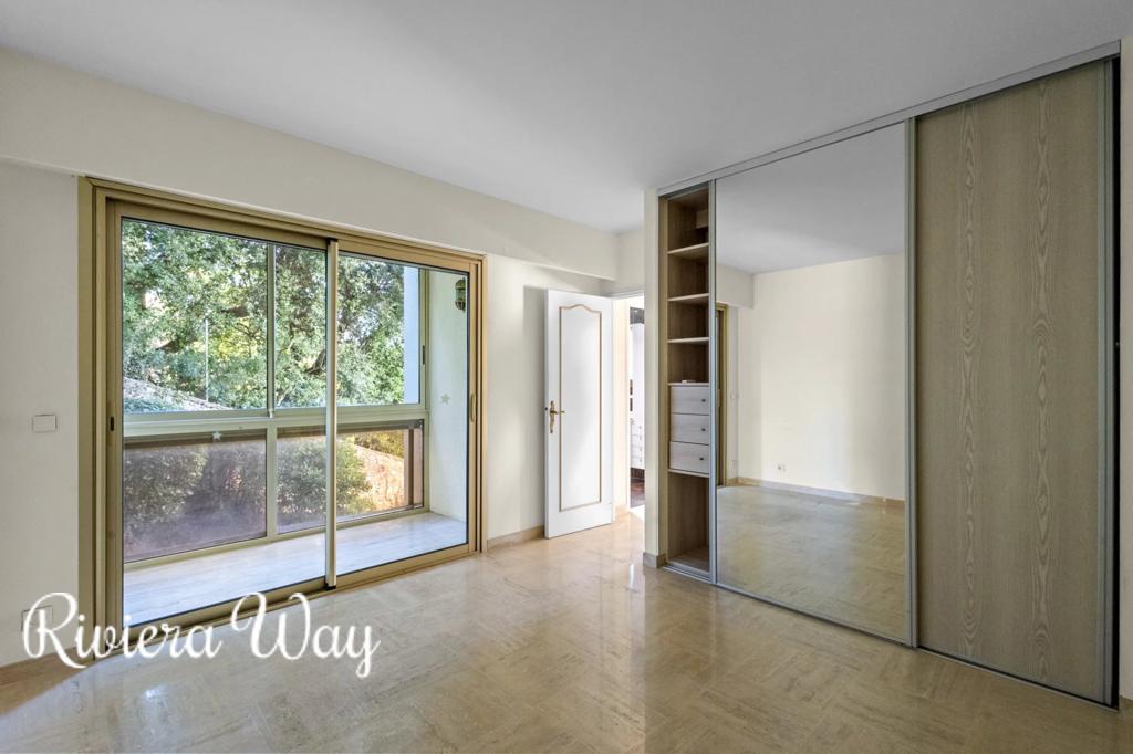 4 room apartment in Le Cannet, photo #8, listing #104520528