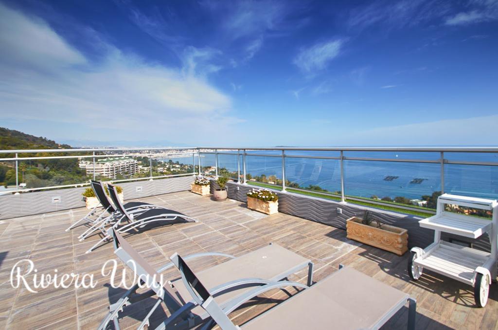 4 room penthouse in Cannes, 160 m², photo #1, listing #75315660