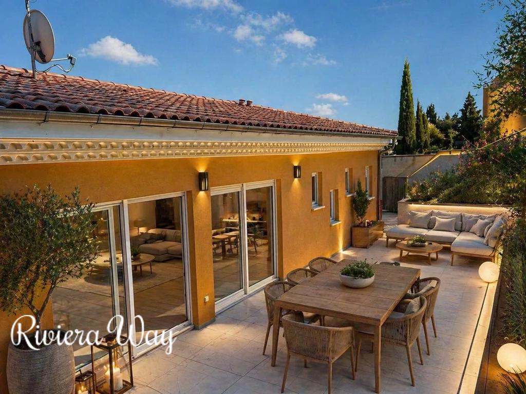 5 room villa in Mougins, photo #1, listing #103467336