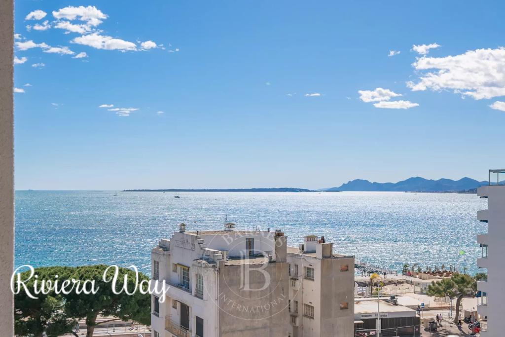 1 room apartment in Antibes, photo #6, listing #99874068