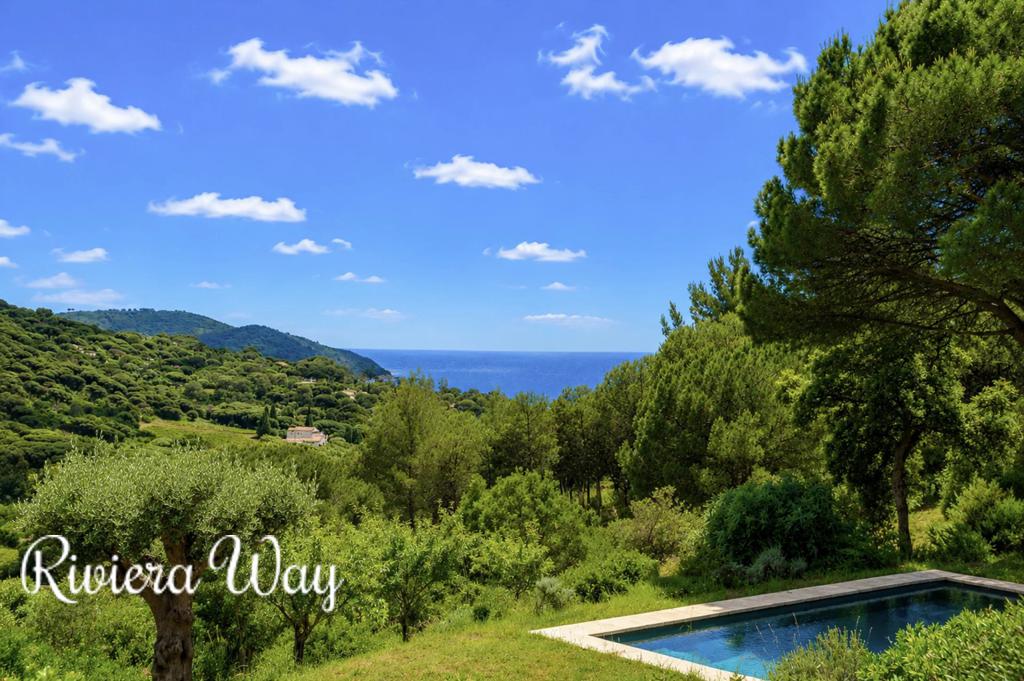 7 room villa in La Croix-Valmer, photo #1, listing #106343202