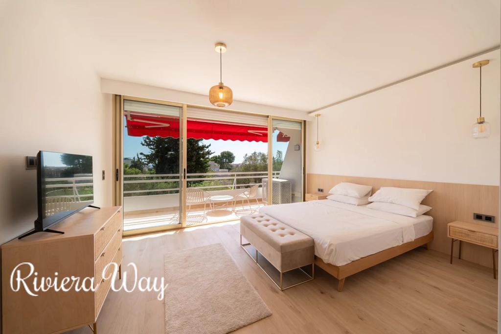 3 room apartment in Cannes, photo #6, listing #107133348
