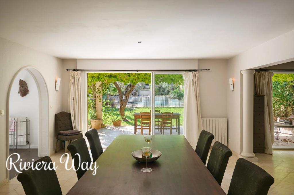 13 room villa in Bormes-les-Mimosas, photo #10, listing #104501502