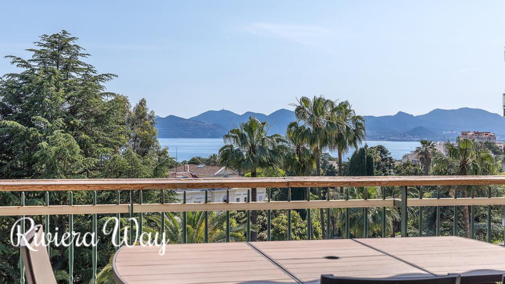 Apartment in Cannes, photo #1, listing #78786078
