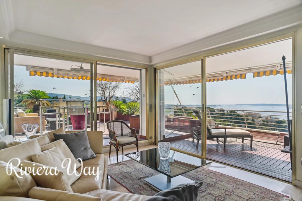 4 room apartment in Cannes, photo #7, listing #106365504