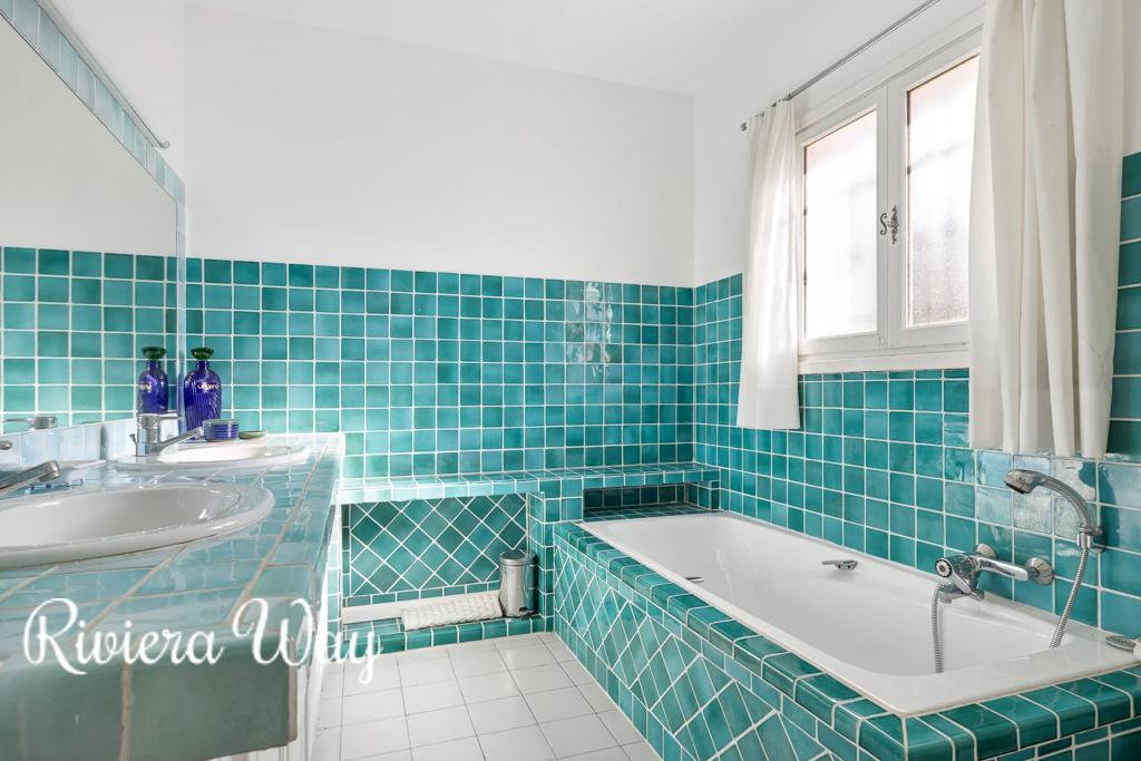 6 room villa in Antibes, photo #9, listing #107113986