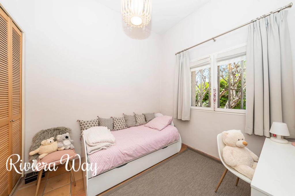 5 room villa in Le Cannet, photo #8, listing #104244588