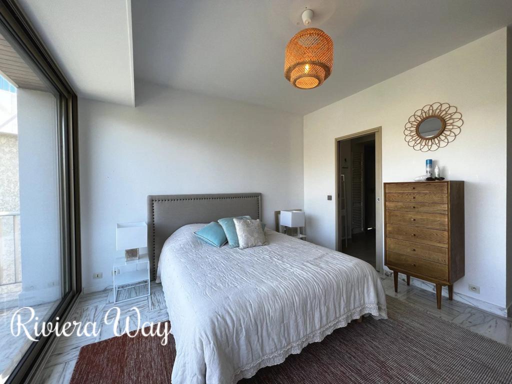 4 room apartment in Cap d'Antibes, photo #1, listing #94224270