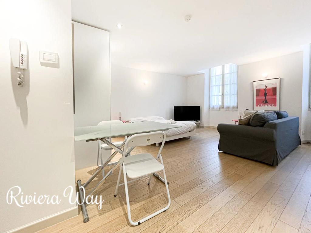 1 room apartment in Cannes, photo #8, listing #106248072