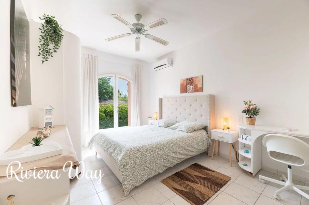 6 room villa in Grimaud, photo #2, listing #104480712