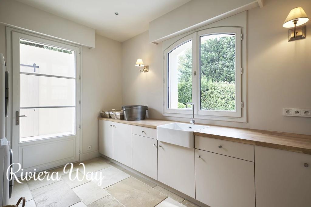 7 room villa in Mougins, photo #10, listing #95529630