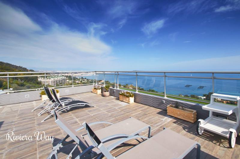 5 room penthouse in Cannes, 164 m², photo #1, listing #94704624