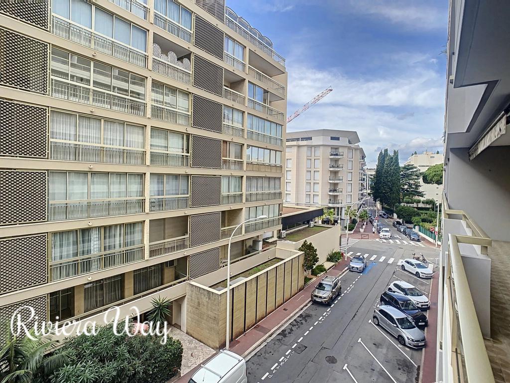 3 room apartment in Cannes, photo #9, listing #102097254