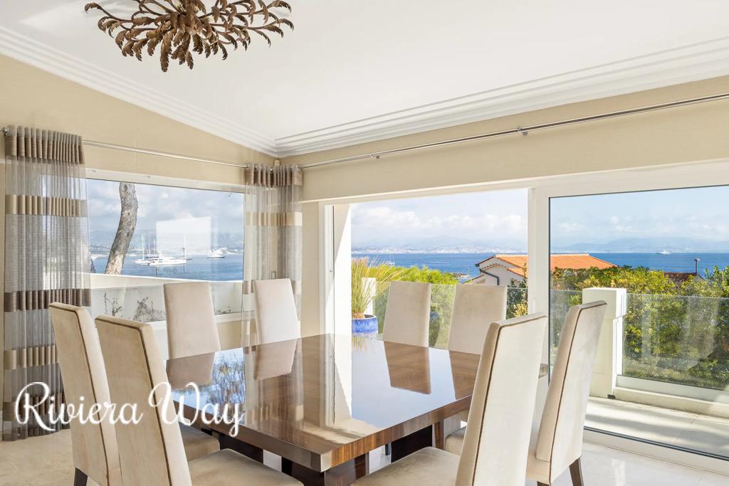 6 room villa in Cap d'Antibes, photo #10, listing #107114028