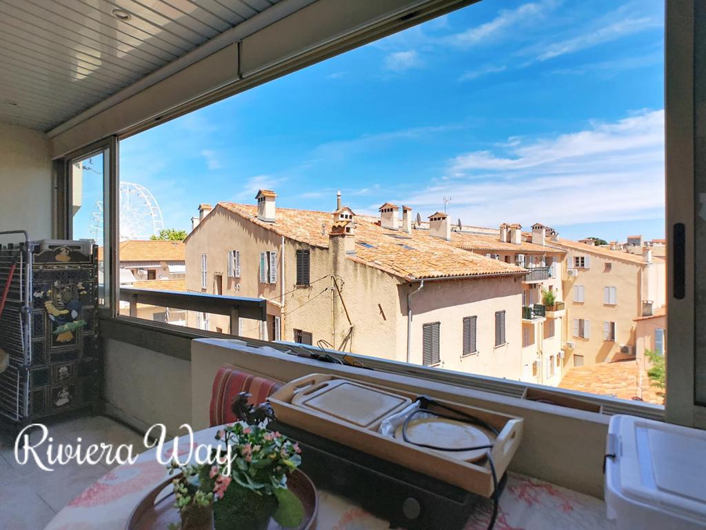Apartment in Antibes, photo #4, listing #106563282