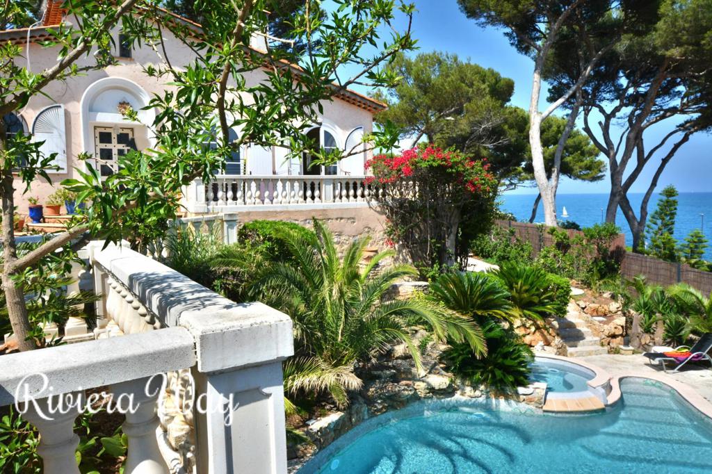 7 room villa in Cap d'Antibes, photo #4, listing #95496828