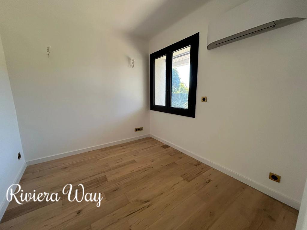 5 room villa in Cap d'Antibes, photo #8, listing #104214138