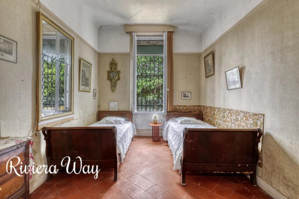 6 room villa in Fréjus, photo #8, listing #95775246