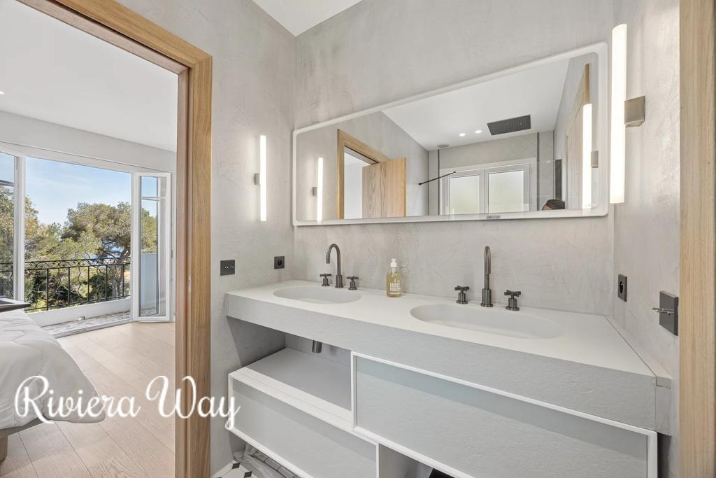 3 room penthouse in Villefranche-sur-Mer, photo #10, listing #105894096