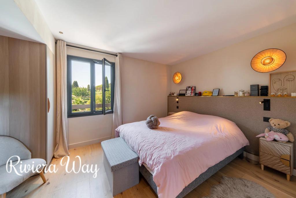 Villa in Mougins, photo #9, listing #106918938