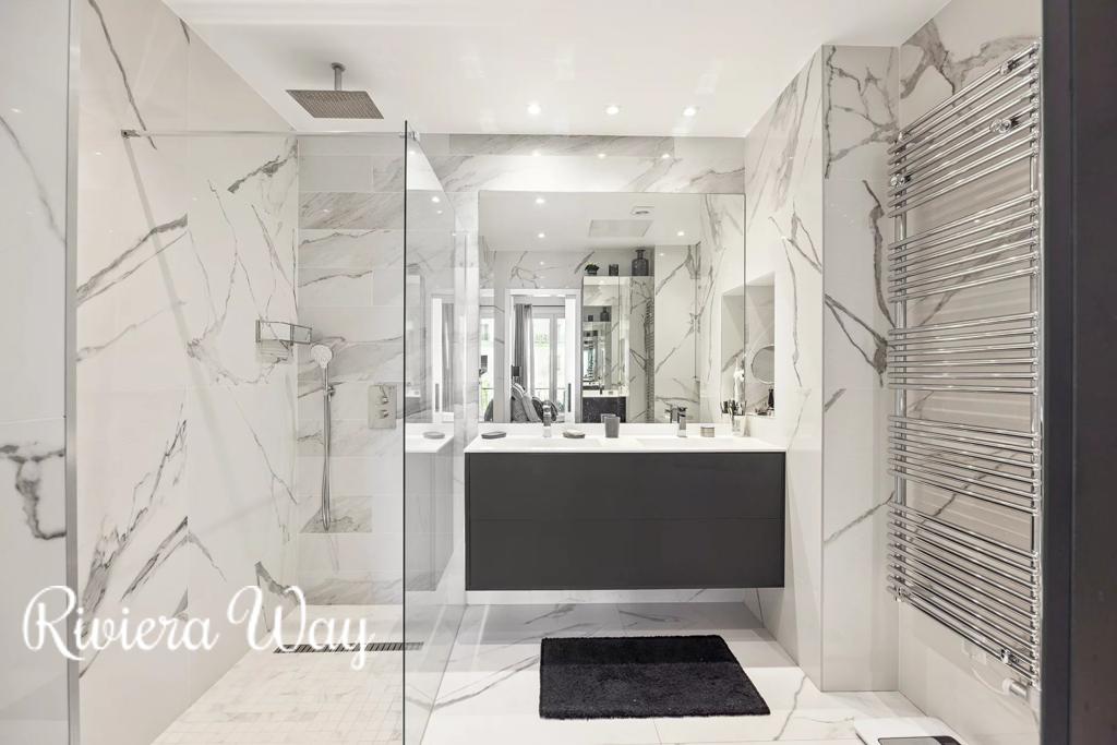 4 room apartment in Cannes, photo #8, listing #103386990