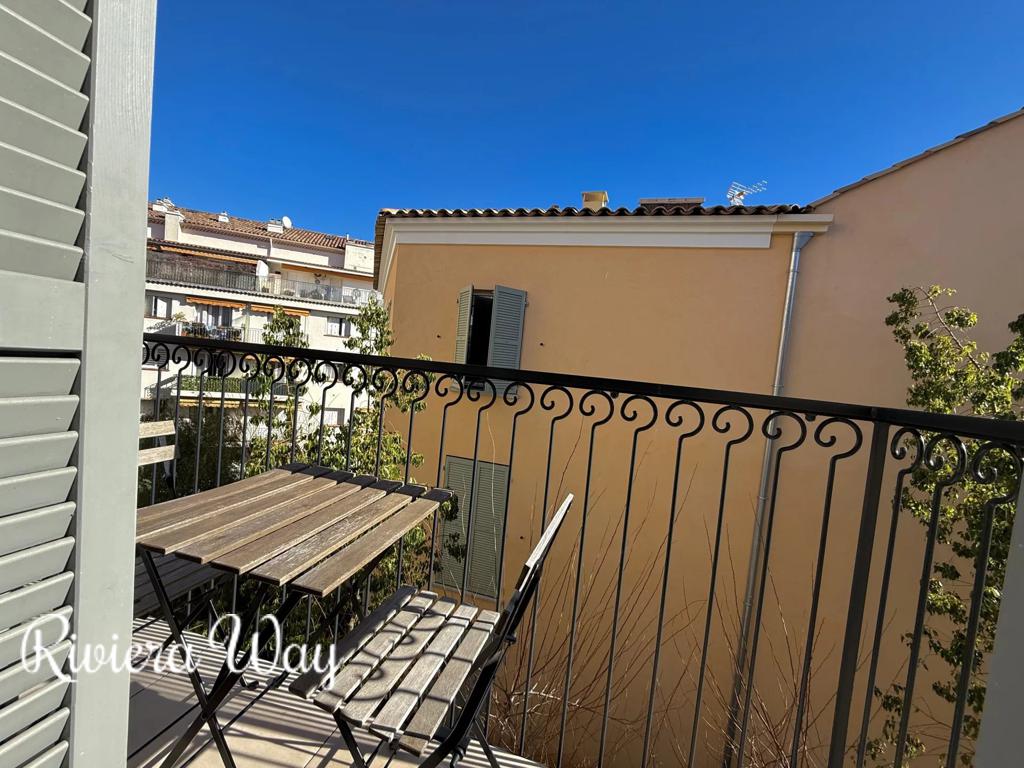 2 room apartment in Antibes, photo #1, listing #105437430