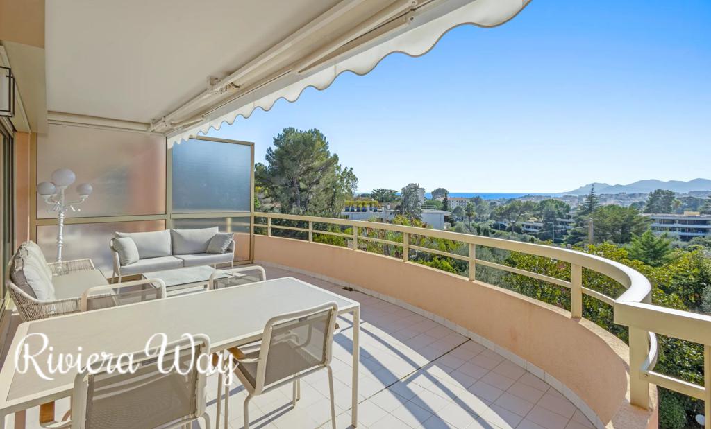 3 room apartment in Le Cannet, photo #1, listing #105917196