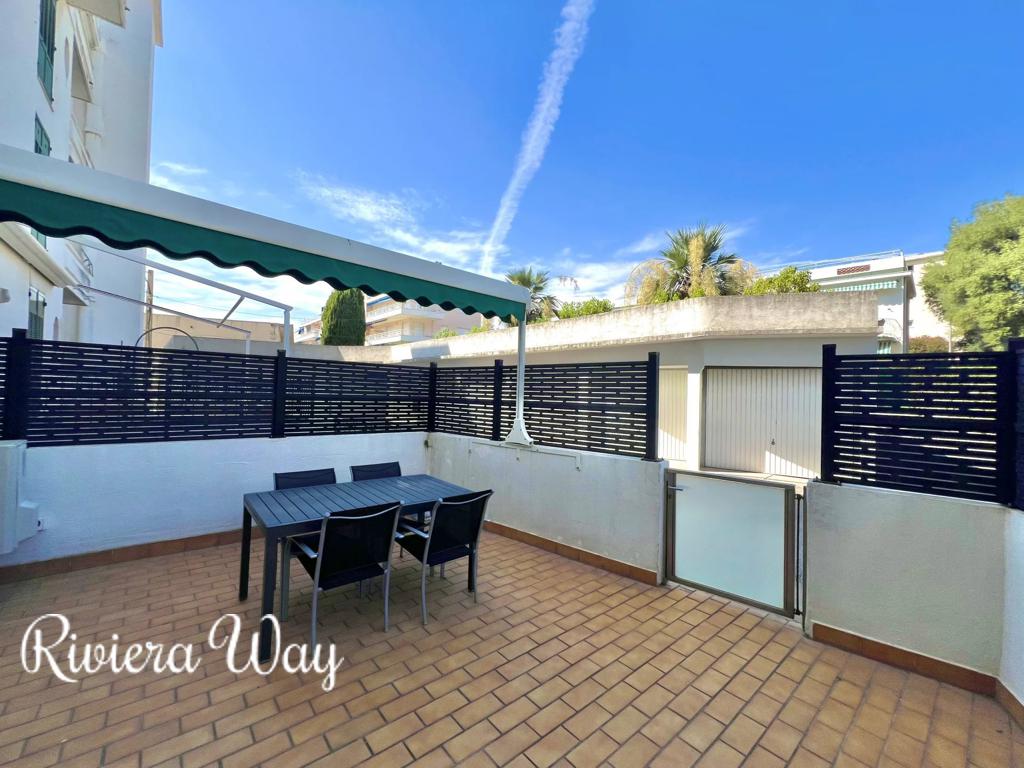 4 room apartment in Antibes, photo #10, listing #99918252