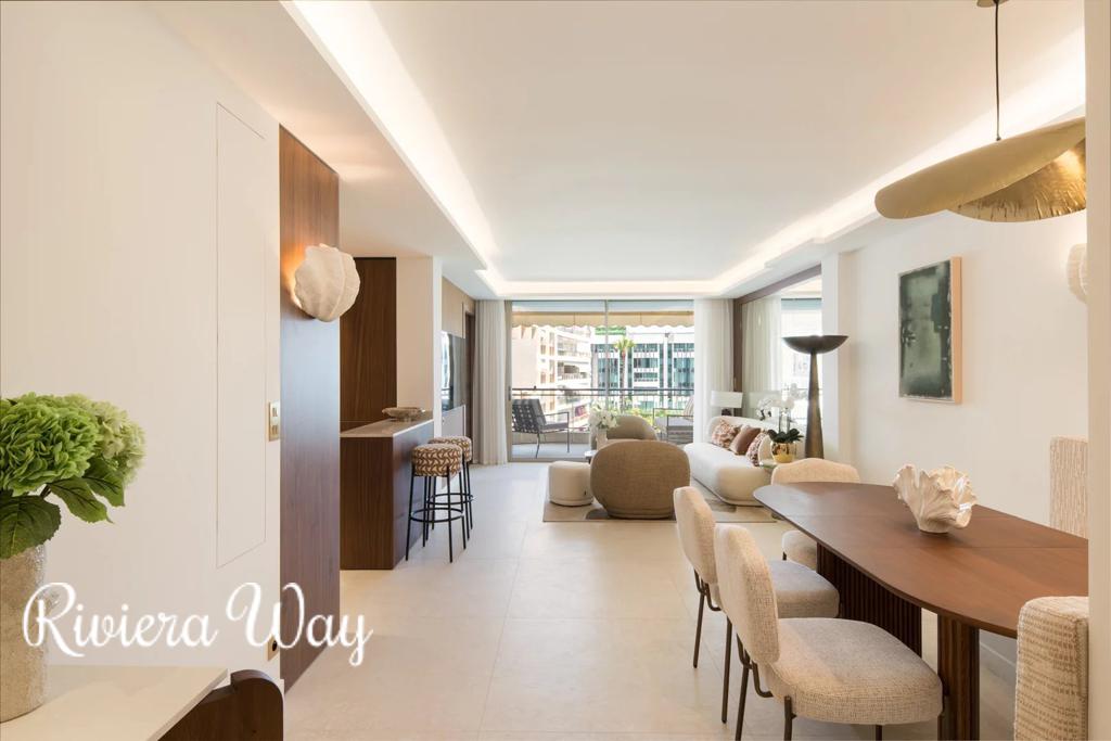 4 room apartment in Cannes, photo #6, listing #106609020