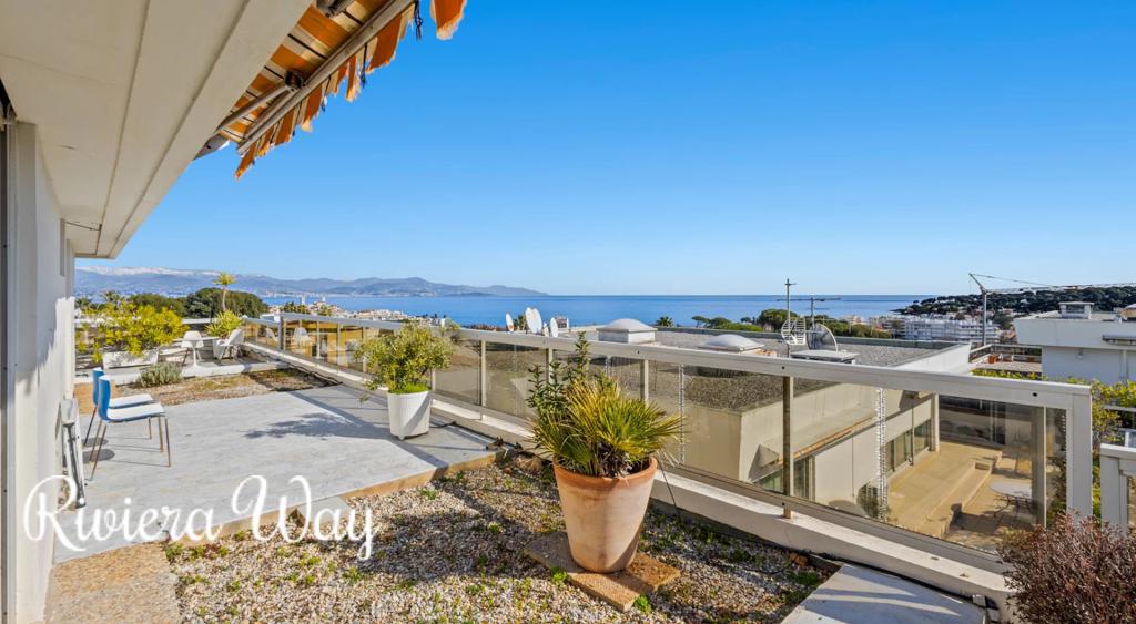 4 room apartment in Antibes, photo #5, listing #105721812