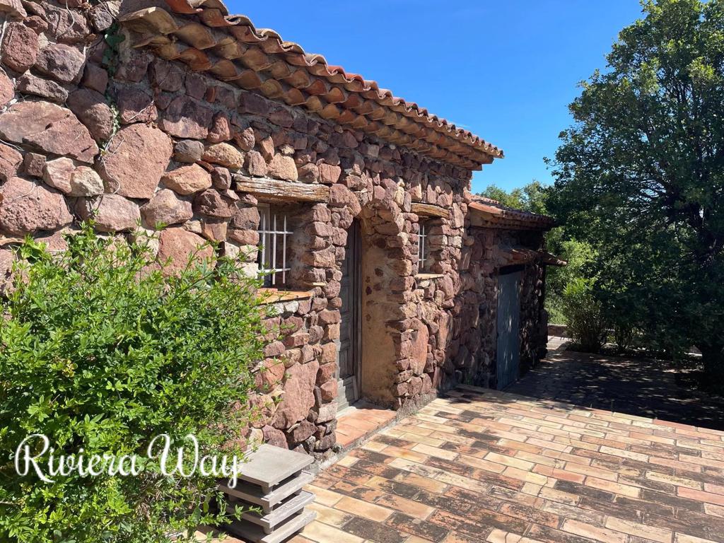 10 room villa in Le Muy, photo #7, listing #102830658