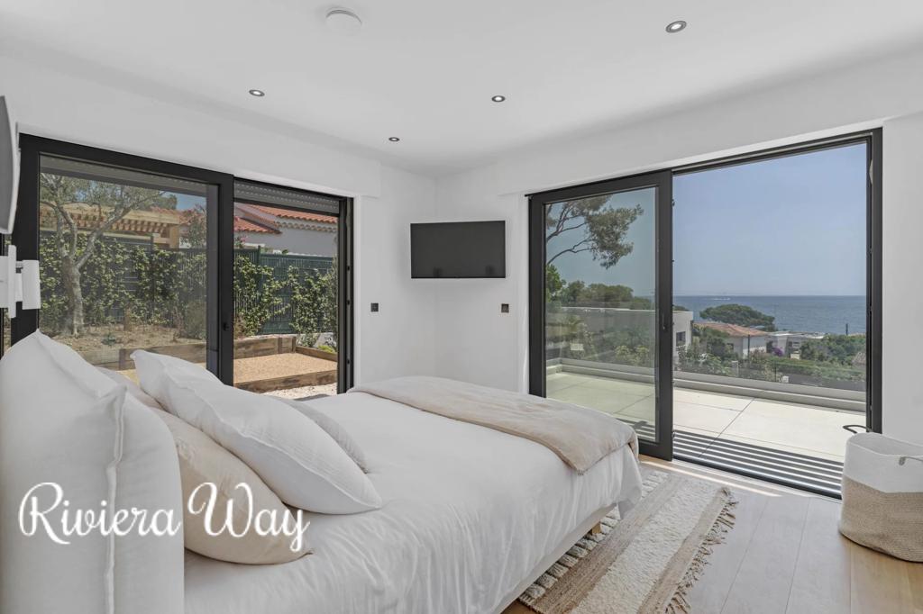 6 room villa in Roquebrune-sur-Argens, photo #7, listing #103364772