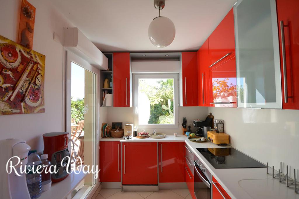 2 room apartment in Juan-les-Pins, photo #9, listing #101630886